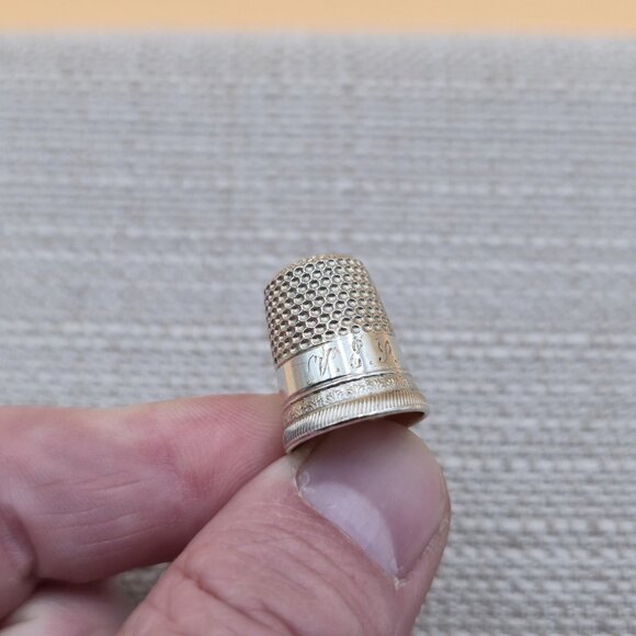 Sterling Silver Engraved Initials V E P Fancy Sewing Thimble A5744 - Picture 2 of 8